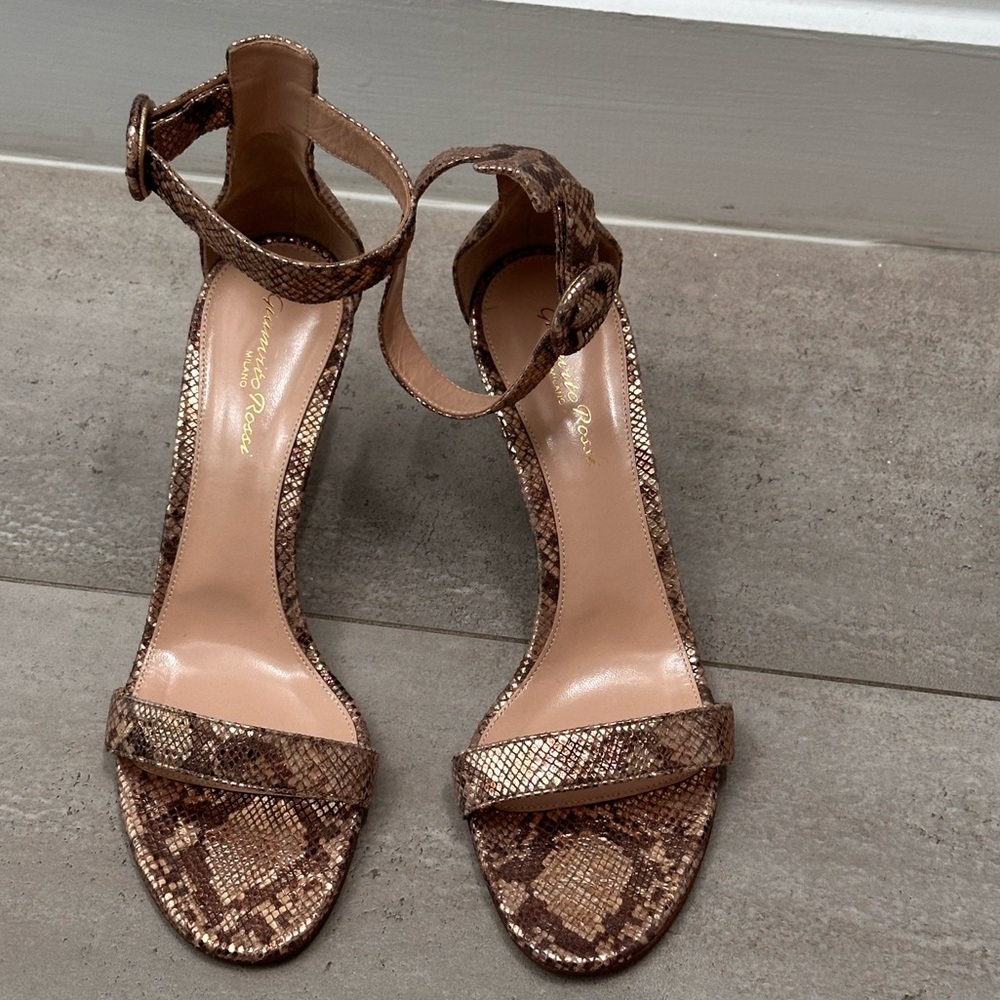 BRAND NEW - GIANVITO ROSSI Sandals